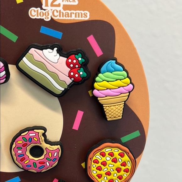 Moon Cake | Sweet Treats Clog Charms Set 🍩🍰🧁 - Picture 5 of 6